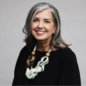 Meet your Posher, Leslie